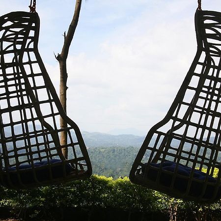 Mowbrey House Hotel Kandy Bagian luar foto